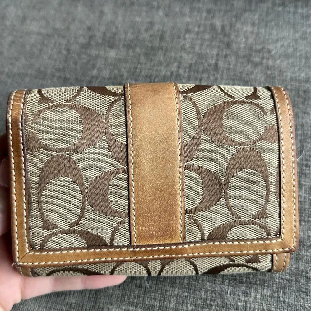 Vintage Coach Wallet - Picture 1 of 11
